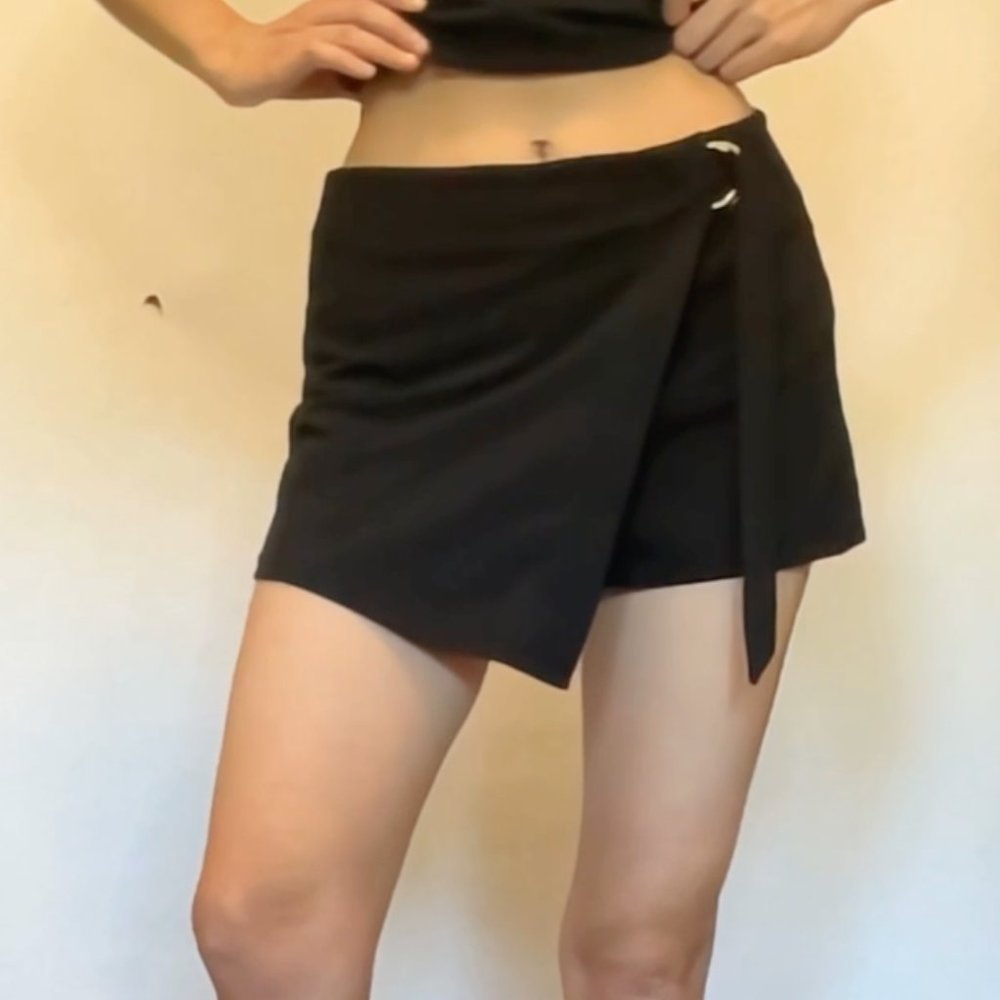 Black Skort